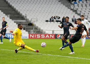 توريس يسجل هدف مانشستر سيتي الأول أمام مارسيليا في دوري أبطال أوروبا