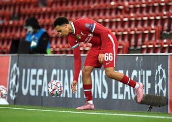 أرنولد لا توجد مباراة سهلة في دوري أبطال أوروبا ونفتقد الجماهير كثير ا