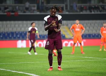 فيديو ثنائية مويس كين تقود باريس سان جيرمان للفوز على باشاك شهير