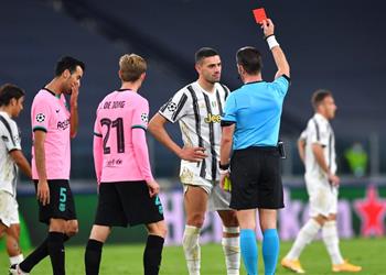 ابن عم رئيس يوفنتوس يحمل التحكيم الخسارة من برشلونة