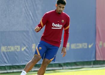برشلونة يوضح طبيعة إصابة أراخو في بيان رسمي