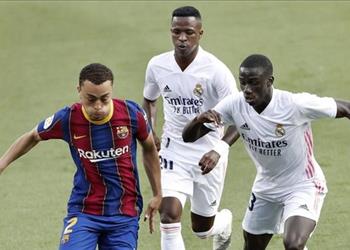 ديست أريد الفوز بكل الألقاب مع برشلونة وتجربة الكلاسيكو كانت رائعة