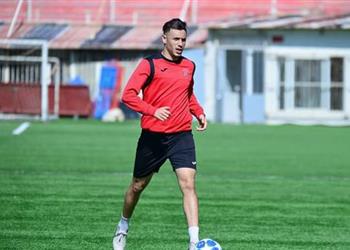 الصفقة الثالثة الإسماعيلي يضم لاعب اتحاد العاصمة الجزائري