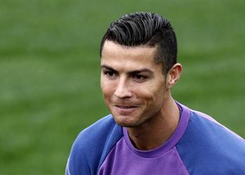 سوشيال_بطولات هيرتا برلين الألماني يمزح مع رونالدو ويطلب التعاقد معه