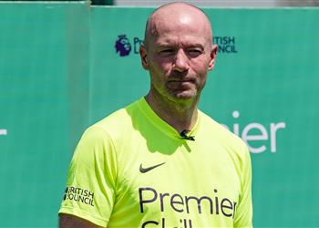 شيرر يشكك في صحة ركلة جزاء محمد صلاح احتكاك لا يستحق هذا القرار