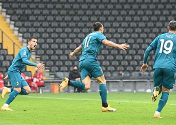 فيديو بخلفية مزدوجة إبراهيموفيتش يقود ميلان للفوز على أودينيزي والابتعاد بالصدارة