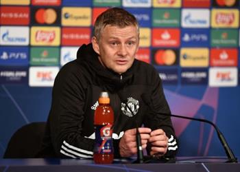 سولشاير ي لمح لاتباع سياسة التدوير في مانشستر يونايتد أمام باشاك شهير