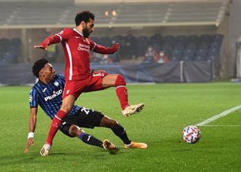 جماهير ليفربول بعد هدف محمد صلاح أمام أتالانتا أسطورة ودبابة ويمتلك محرك دراجة بخارية