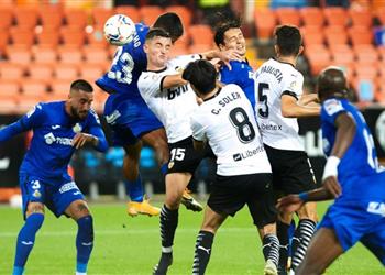 ريال مدريد وبرشلونة يصارعان ليفربول على موهبة فالنسيا