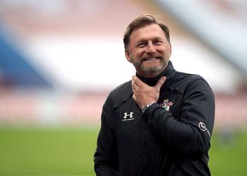 مدرب ساوثهامبتون بعد تصدرهم الدوري الإنجليزي ليست مفاجأة ولكن أمر مخيف