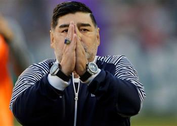 بعد جراحة المخ طبيبه مارادونا ي عاني من أعراض انسحاب الإدمان