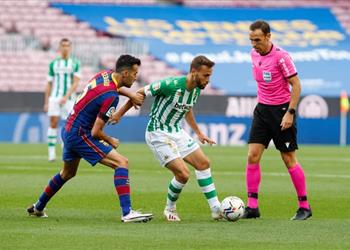 فيديو سانابريا يسجل هدف التعادل لـ ريال بيتيس أمام برشلونة