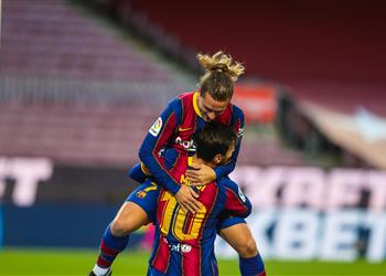 فيديو طرد لـ عيسي ماندي وميسي يسجل هدف برشلونة الثالث أمام ريال بيتيس