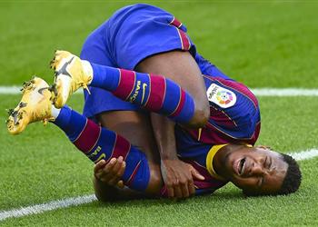 برشلونة يتلقى صدمة قوية بشأن مدة غياب أنسو فاتي