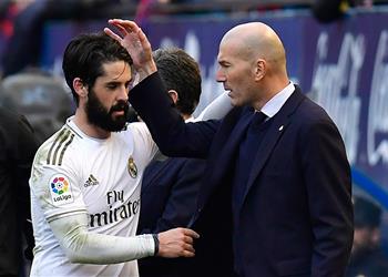 لاعب ريال مدريد السابق ينتقد إيسكو ويطالب بالدفع بـ فينيسوس في غياب هازارد