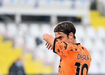 ديبالا يثير الجدل على مقاعد بدلاء يوفنتوس بسبب كريستيانو رونالدو