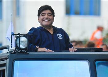 طبيب مارادونا دييجو يتعافى بشكل لا يصدق