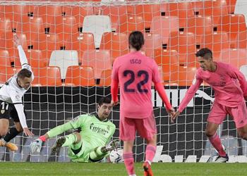 ديشامب يدافع عن فاران ليس المسؤول الوحيد عن هزيمة ريال مدريد