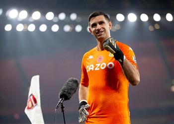 حارس أستون فيلا نريد إنهاء الموسم ضمن المراكز العشرة الأولى