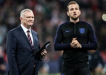 بعد تصريحاته العنصرية استقالة رئيس الاتحاد الإنجليزي من منصبه