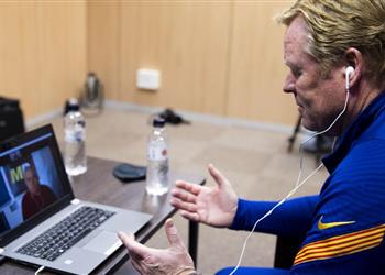 كومان يتحدث عن صفقات برشلونة الجديدة ويؤكد إصابة فاتي ضربة قاسية