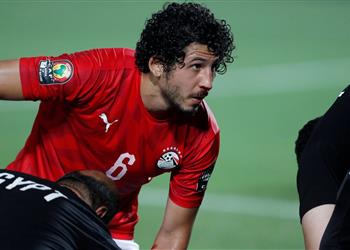 أسطورة أستون فيلا ينتقد إدارة وست بروميتش بسبب بيع أحمد حجازي