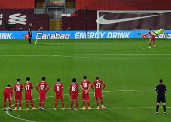 المصائب تتوالى على كلوب إصابة مدافع ليفربول مع منتخب إنجلترا