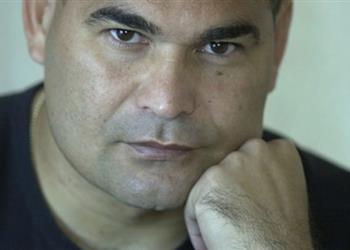 تشيلافيرت يدافع عن ميسي مارادونا لم يفز بـ1 مما حققه ليو في مسيرته