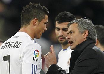 فلاش باك مشاجرة ساخنة بين رونالدو ومورينيو وعلاقة توترت للأبد ماذا حدث