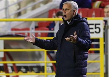 رسمي ا يويفا يقرر إيقاف مورينيو وتغريم توتنهام مالي ا