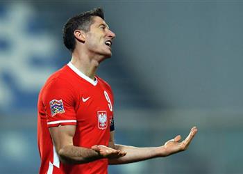 ليفاندوفسكي لعبنا بشكل سيئ جد ا أمام إيطاليا ولم ننجح دفاعي ا أو هجومي ا