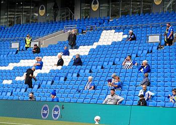 ديلي ميل تكشف عن موعد محتمل لعودة الجماهير في الدوري الإنجليزي