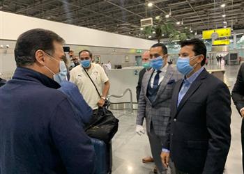 وزير الرياضة يستقبل بعثة منتخب مصر في مطار القاهرة