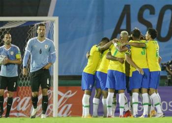 بالفيديو البرازيل تواصل مشوارها الرائع في التصفيات بثنائية أمام أوروجواي
