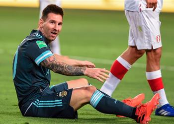 ميسي يتخطى ماسكيرانو ويعادل زانيتي بعد فوز الأرجنتين على بيرو