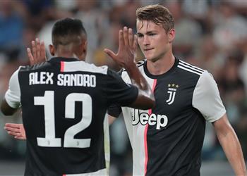 بعد عودة دي ليخت بيرلو يستعيد لاعبا جديدا من المصابين قبل مواجهة كالياري