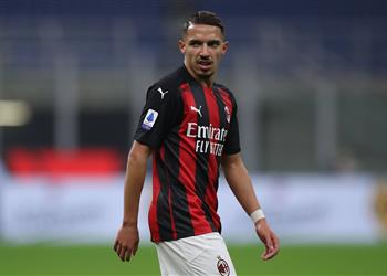 ميلان يسعى لتحصين إسماعيل بن ناصر وإلغاء الشرط الجزائي