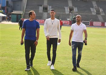 صور عبد الحفيظ يعقد جلسة مع بدر بانون قبل الانضمام إلى تدريبات الأهلي