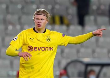 والد هالاند يشيد بتاريخ مانشستر يونايتد ويحسم الجدل بشأن مستقبل نجله