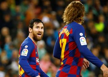 فيديو جماهير برشلونة تهاجم جريزمان بسبب ميسي