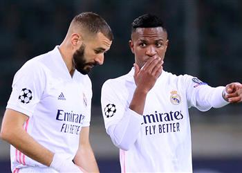 فينيسيوس جونيور يعلق على أزمة خلافه مع بنزيما