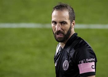 تقارير إصابة هيجواين وشقيقه بـ فيروس كورونا