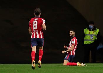 فيديو بخطأ من شتيجن كاراسكو يسجل هدف أتلتيكو مدريد الأول أمام برشلونة