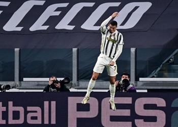 فيديو رونالدو يحقق إنجاز ا تاريخي ا مع يوفنتوس بعد هدفيه أمام كالياري