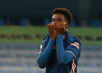 أرتيتا يعلق على إصابة ويليان وساكا في مباراة آرسنال وليدز