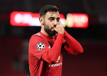برونو فرنانديز يدخل تاريخ مانشستر يونايتد واللاعب يعلق ساخر ا