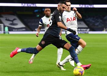 500 إسترليني ولحم خنزير مورينيو يخسر رهان مدافع توتنهام بشأن رياض محرز