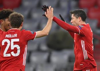 فيديو بعشرة لاعبين بايرن ميونخ يتأهل لدور الـ16 بثلاثية أمام سالزبورج في دوري الأبطال