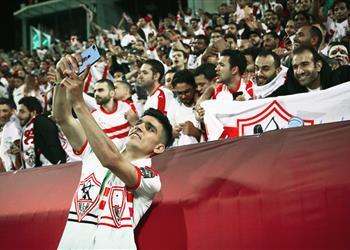 أشرف بن شرقي عن مواجهة الأهلي أحب تلك التحديات ودوري الأبطال بطولتي المفضلة