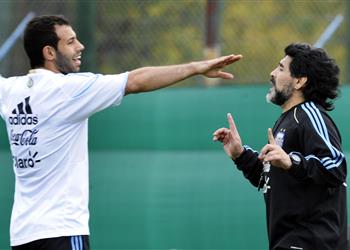 ماسكيرانو سفير برشلونة في وداع مارادونا